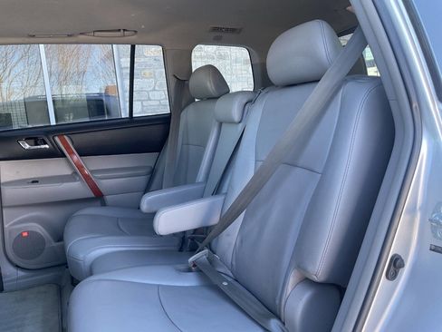 Used 2010 Toyota Highlander Limited image 28