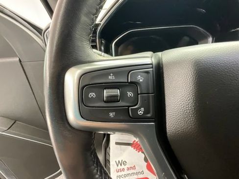 Used 2022 Chevrolet Silverado 1500 LT AWD/4WD image 17