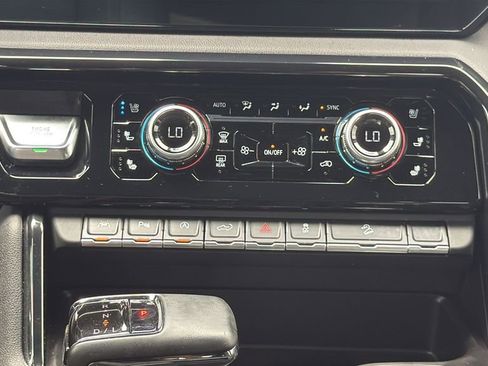 Used 2024 GMC Sierra 1500 AT4 w/ Technology Package AWD/4WD image 25