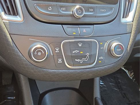 Used 2025 Chevrolet Malibu LS FWD image 28