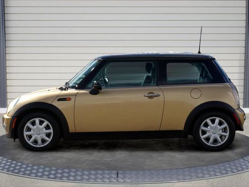 Used 2004 MINI Cooper Hardtop FWD image 4