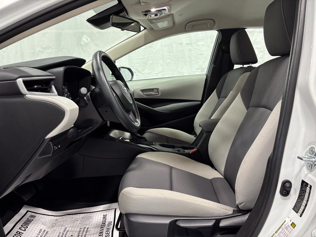 Used 2025 Toyota Corolla LE FWD image 14
