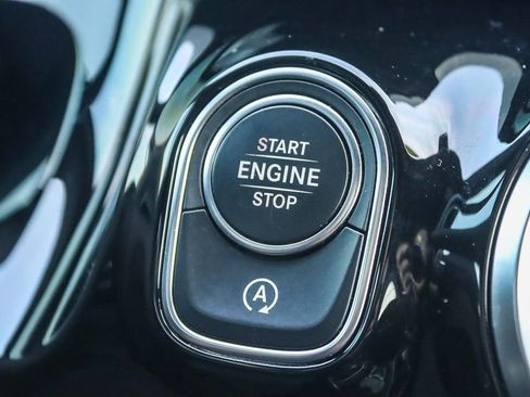 Used 2021 Mercedes-Benz GLA 250 4MATIC image 28