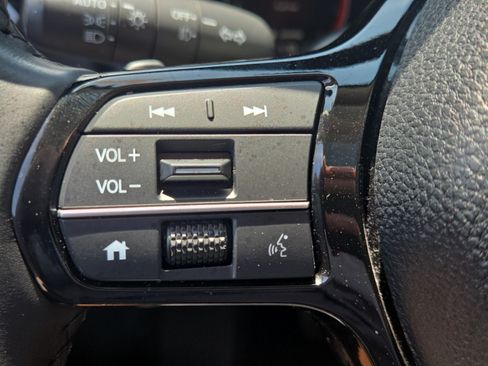 Certified 2025 Honda Pilot Touring image 23