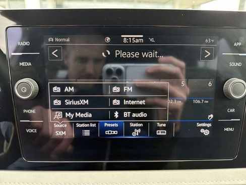 Used 2025 Volkswagen Taos SE AWD/4WD image 18