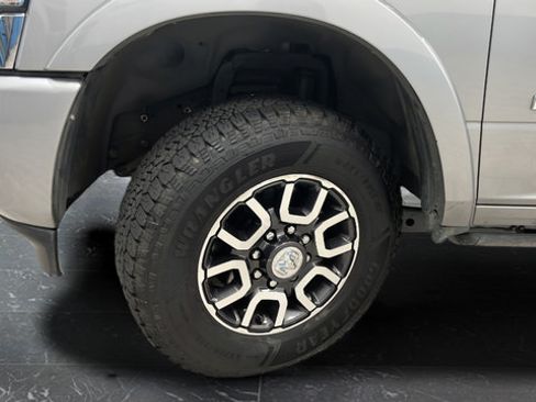 Used 2023 RAM 2500 Limited AWD/4WD image 37