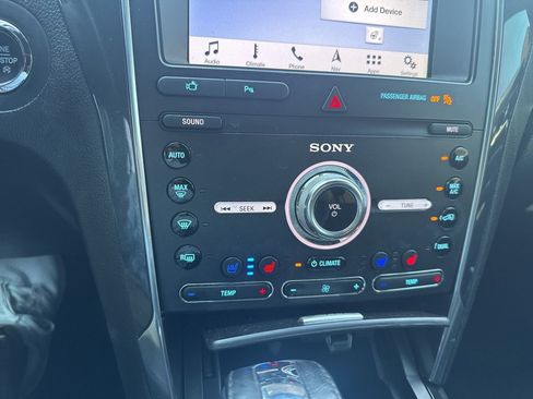 Used 2019 Ford Explorer Limited w/ Ford Safe & Smart Package AWD/4WD image 14