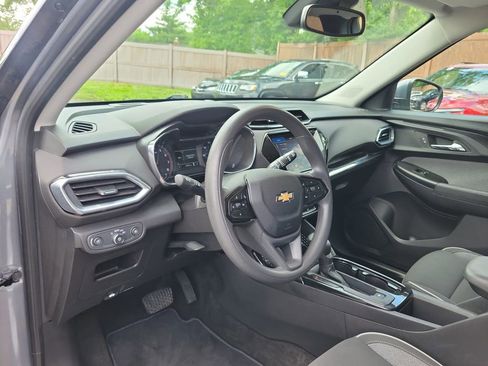 Used 2022 Chevrolet TrailBlazer LT w/ Convenience Package FWD image 19