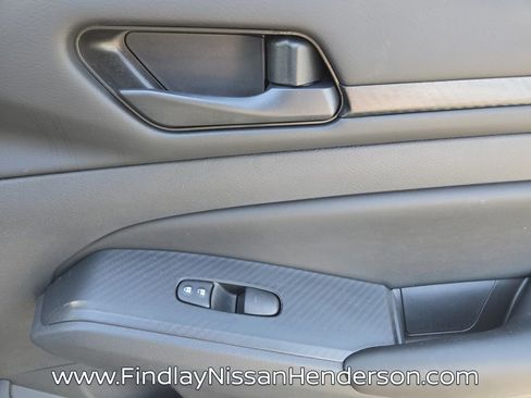 Used 2025 Nissan Altima 2.5 S FWD image 17
