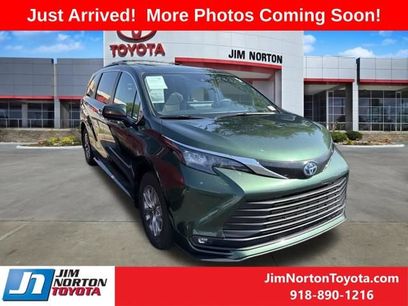 Used 2025 Toyota Sienna XLE