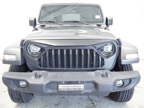 Used 2020 Jeep Renegade Latitude w/ Cold Weather Group AWD/4WD image 12