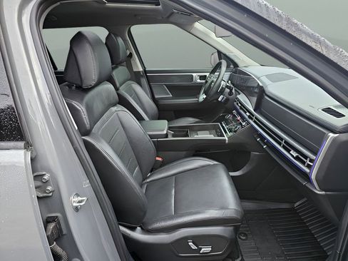 Used 2024 Hyundai Santa Fe Limited AWD/4WD image 11