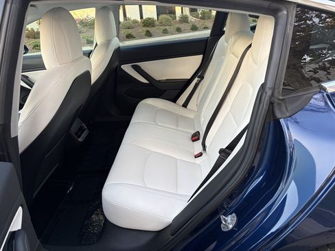 Used 2018 Tesla Model 3 Long Range AWD/4WD image 31