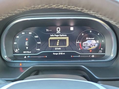 Used 2023 GMC Yukon SLT w/ SLT Luxury Package image 28