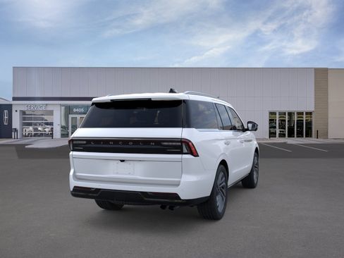 New 2026 Lincoln Navigator Reserve AWD/4WD image 8