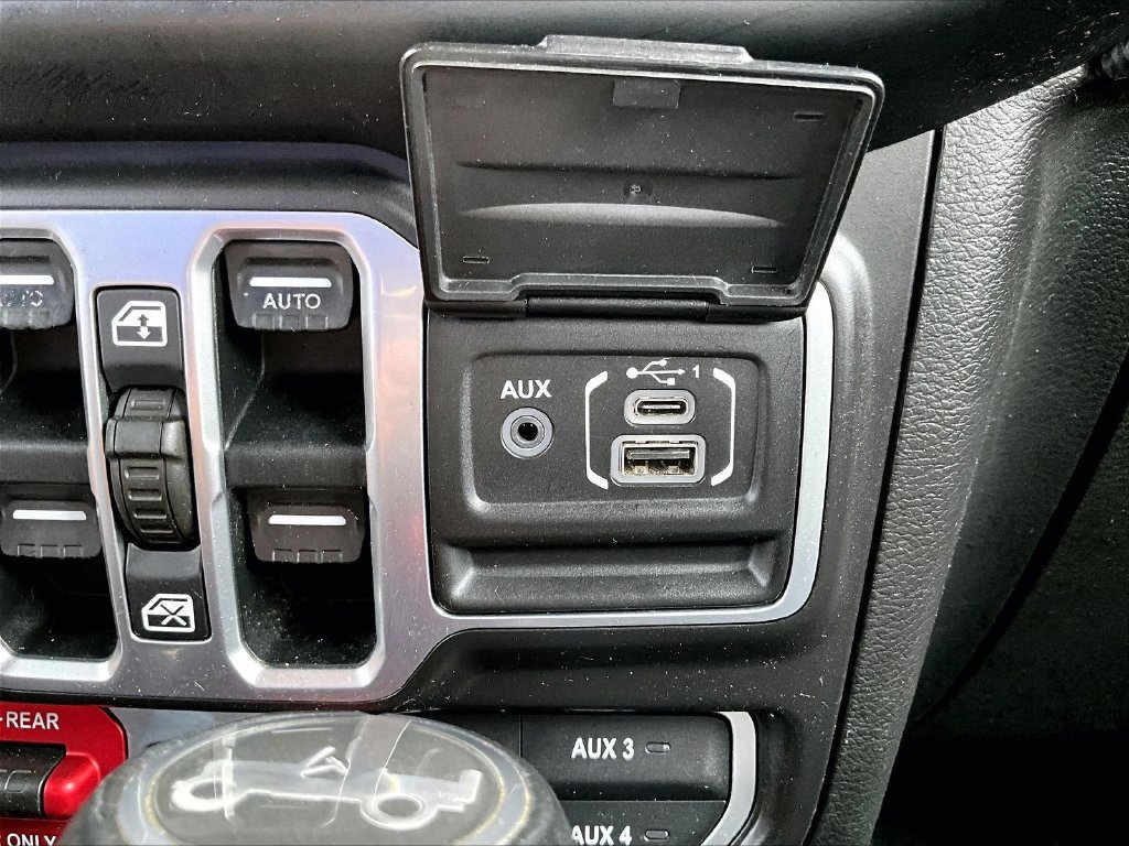 Used 2018 Jeep Wrangler Unlimited Rubicon AWD/4WD image 19