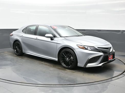 Used 2023 Toyota Camry XSE image 8