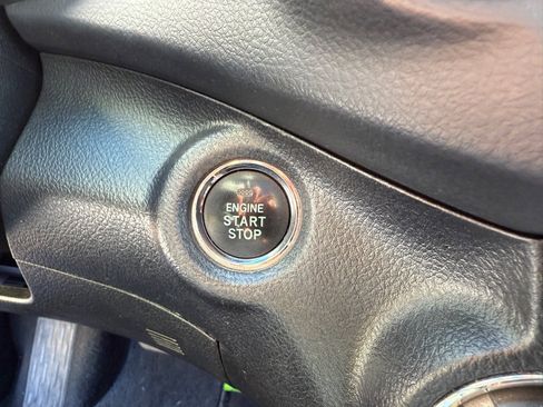 Used 2013 Toyota Highlander Limited image 26