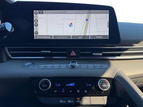 Used 2024 Hyundai Elantra SEL image 14