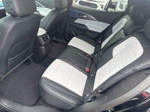 New 2025 Chevrolet Equinox EV LT w/ Convenience Package II image 22