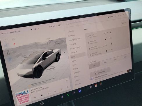 Used 2024 Tesla Cybertruck AWD Crew Cab image 28