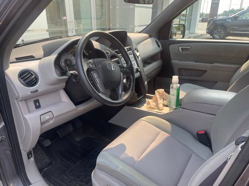 Used 2015 Honda Pilot EX image 2