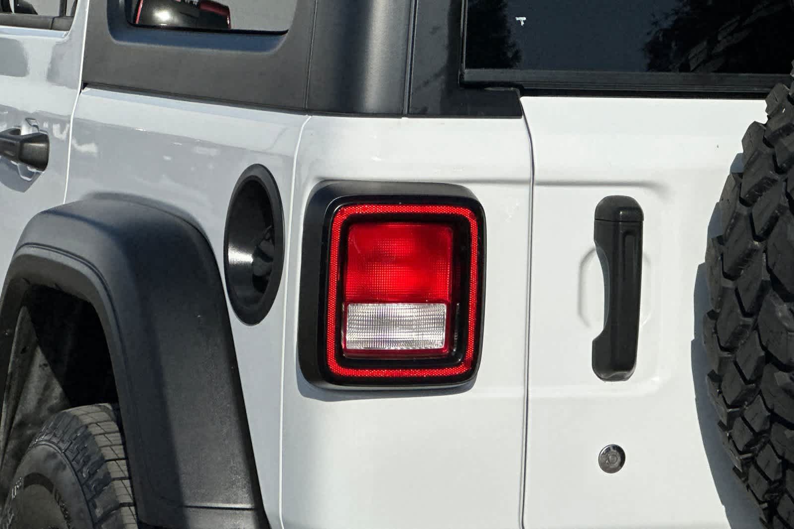 Used 2021 Jeep Wrangler Unlimited Sport AWD/4WD image 34