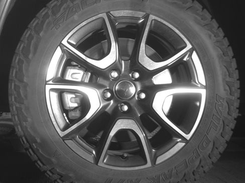Used 2025 Jeep Compass Trailhawk AWD/4WD image 12