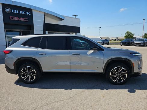 Used 2025 Buick Enclave Sport Touring w/ Super Cruise Package FWD image 37