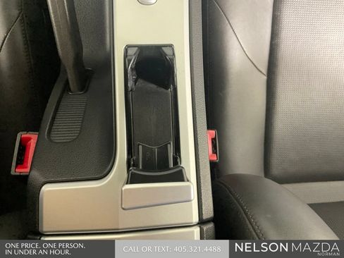 Used 2007 Chrysler Crossfire Limited RWD image 28