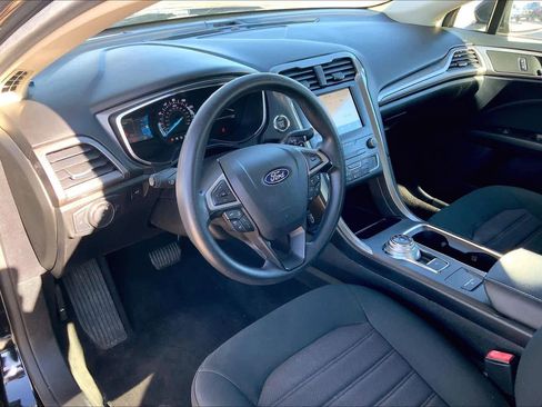 Certified 2019 Ford Fusion SE image 17