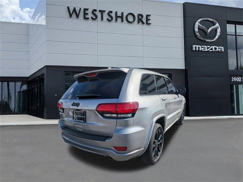 Used 2021 Jeep Grand Cherokee Laredo X image 3