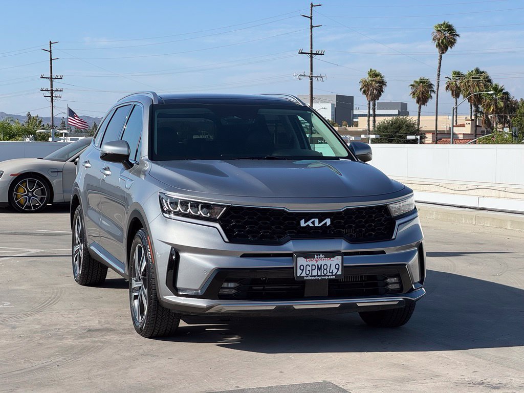 Used 2023 Kia Sorento EX w/ Panoramic Sunroof Package AWD/4WD image 3