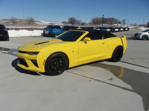 Used 2017 Chevrolet Camaro SS image 9