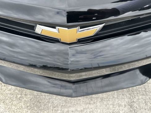 Used 2018 Chevrolet Camaro LT RWD image 12