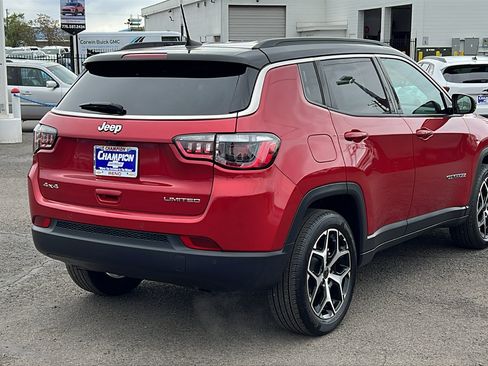 Used 2025 Jeep Compass Limited AWD/4WD image 5