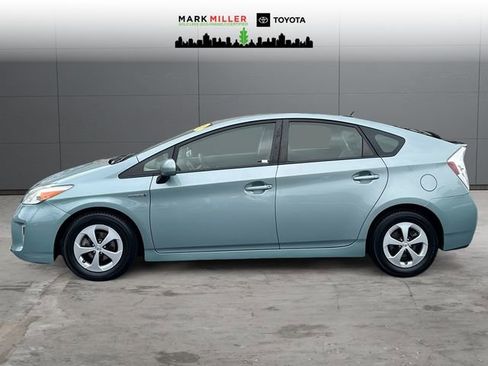 Used 2015 Toyota Prius Four FWD image 2
