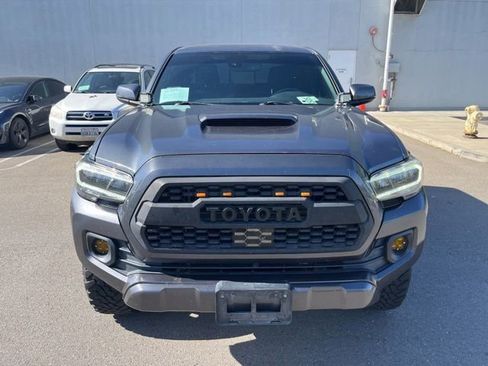 Used 2020 Toyota Tacoma TRD Sport w/ Technology Package AWD/4WD image 2