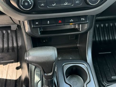 Used 2020 Chevrolet Colorado W/T w/ WT Convenience Package AWD/4WD image 13