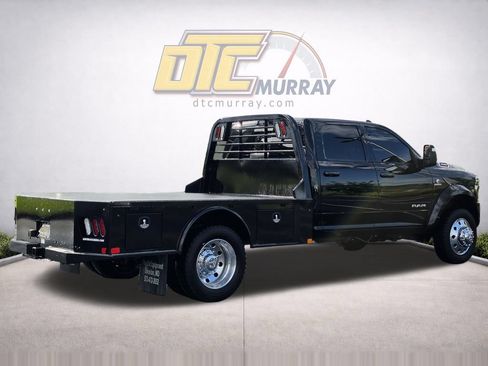 Used 2025 RAM 4500 4x4 Crew Cab DRW w/ Laramie Trim Package image 5
