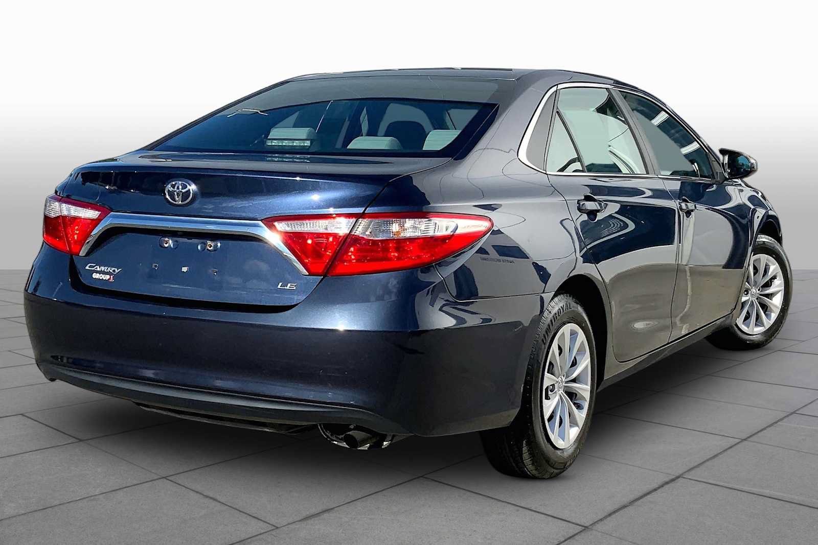 Used 2015 Toyota Camry LE FWD image 10
