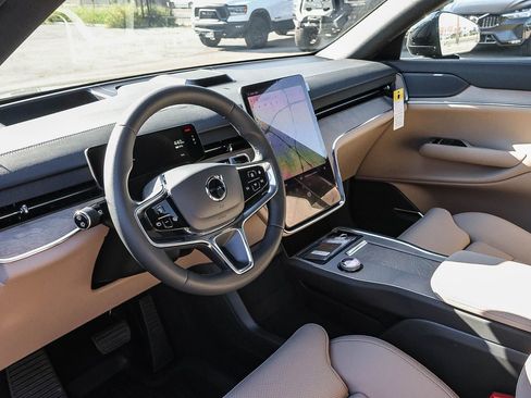 New 2026 Volvo EX90 Plus RWD image 28
