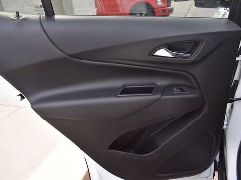 Used 2018 Chevrolet Equinox LT w/ Sun & Infotainment Package FWD image 33
