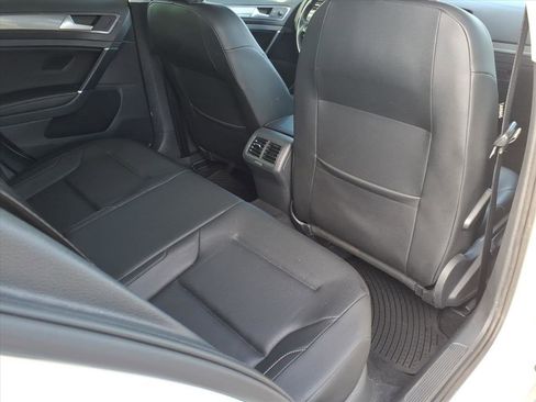 Used 2018 Volkswagen Golf Alltrack SE image 13