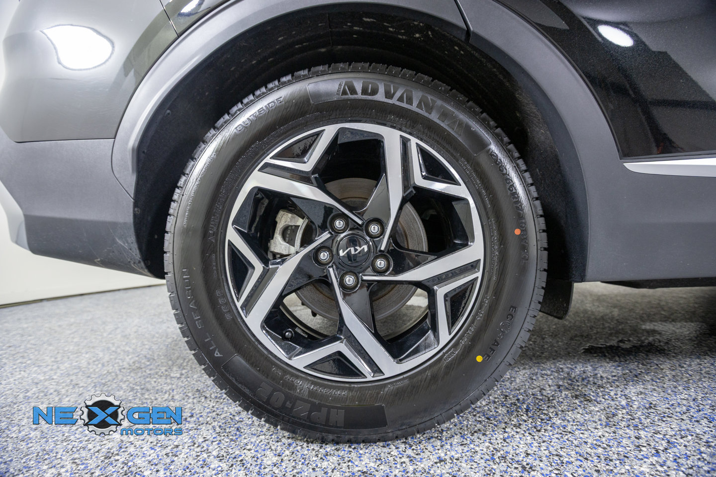 Used 2025 Kia Sportage LX FWD image 44