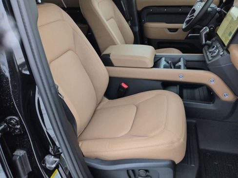 New 2026 Land Rover Defender 110 X-Dynamic SE image 23