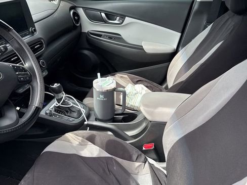 Certified 2022 Hyundai Kona SEL w/ Convenience Package FWD image 9