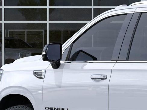 New 2026 GMC Yukon XL Denali w/ Denali Reserve Package image 12
