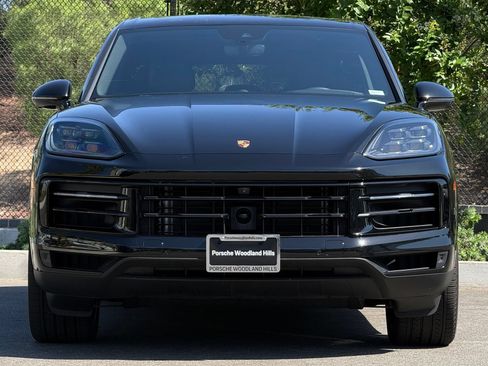 Used 2025 Porsche Cayenne S AWD/4WD image 10
