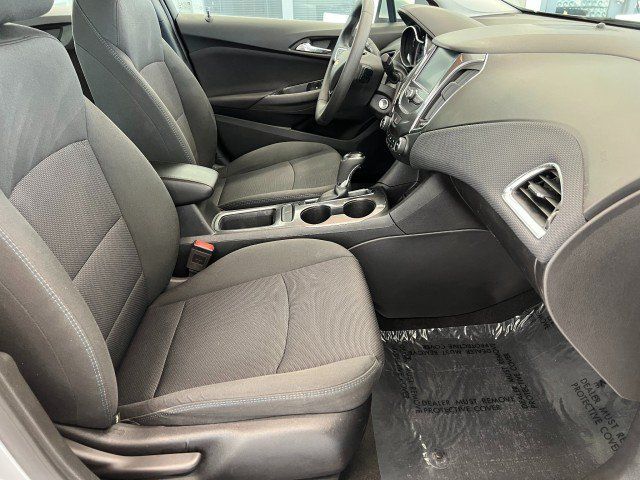 Used 2016 Chevrolet Cruze LT FWD image 13